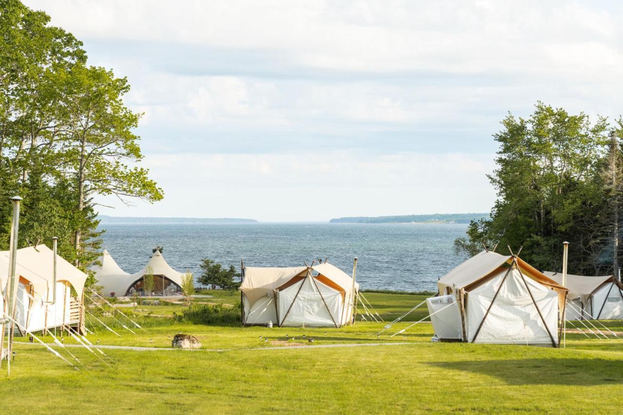 Luxury tent Under Canvas Acadia Surry