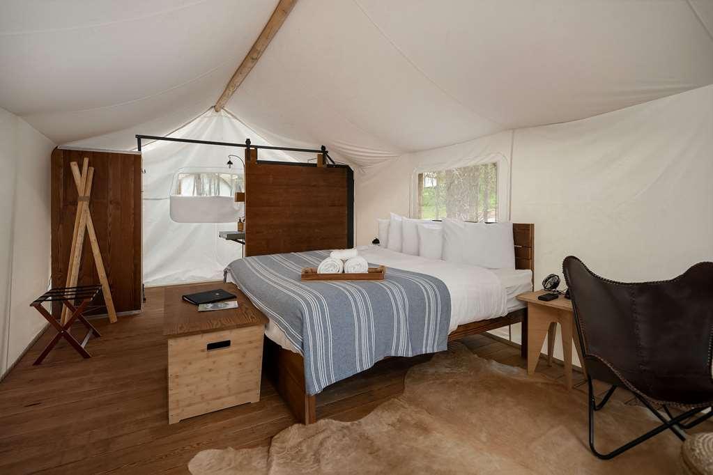 Under Canvas Acadia Luxury tent