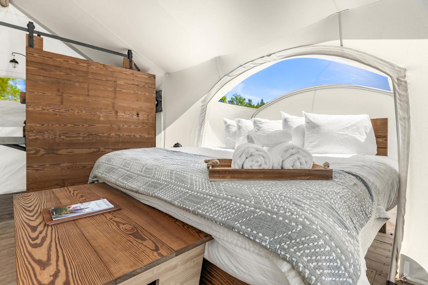 Luxury tent Under Canvas Acadia Surry